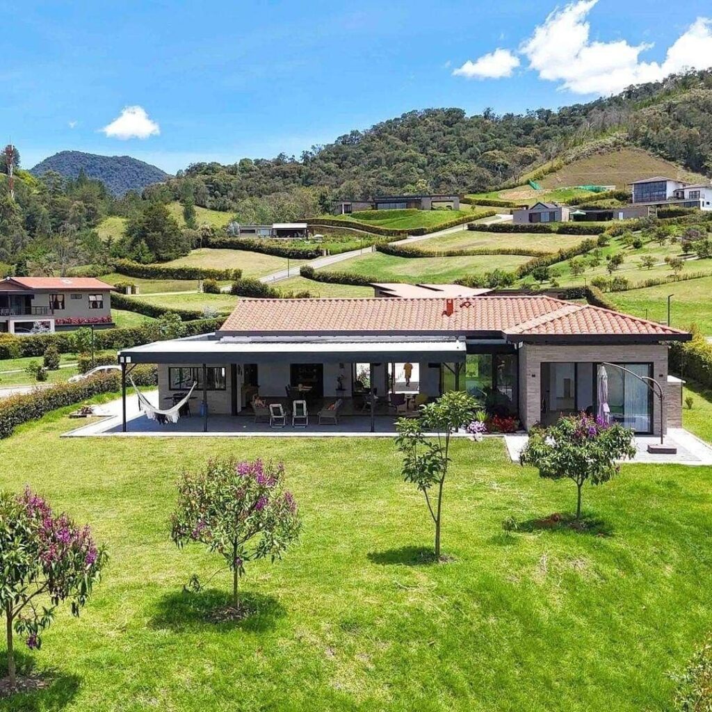 مزایا و معایب خرید زمین در متل قو؛ تحلیل کامل سرمایه‌گذاری